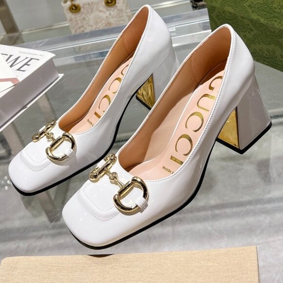 Gucci Women's White Leather Pumps with Gold Detail - Picture 1 of 4